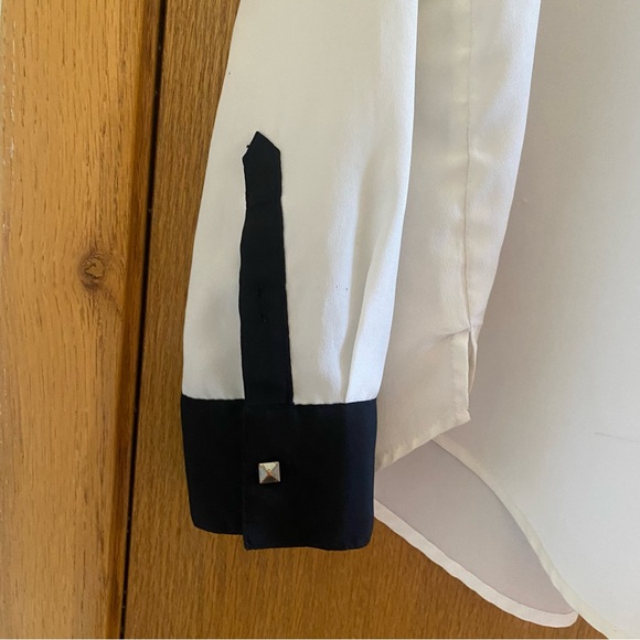 ROCK & REPUBLIC • Studded Collar Button Down Shirt - Size L - Picture 13 of 16